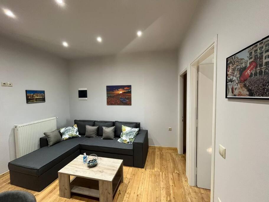 Palladion House Kanáli Kültér fotó
